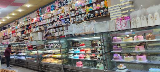 عکس شیرینی سرای نمونه