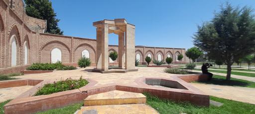 عکس آرامگاه پوریای ولی