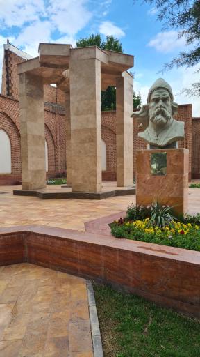 عکس آرامگاه پوریای ولی