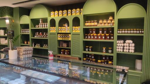 جلاتو بستنی لبنیات چاتلا