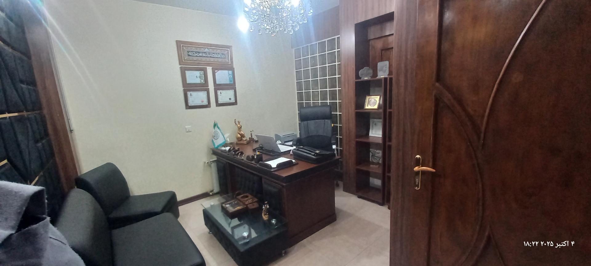 عکس دفتر وکالت دکتر مهدی ربیع 