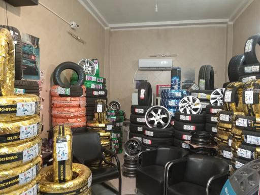 عکس فروشگاه لاستیک متقیان