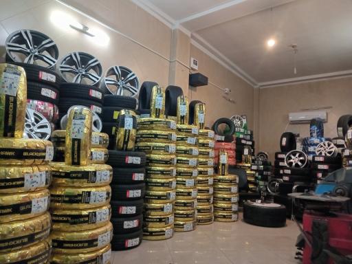 عکس فروشگاه لاستیک متقیان