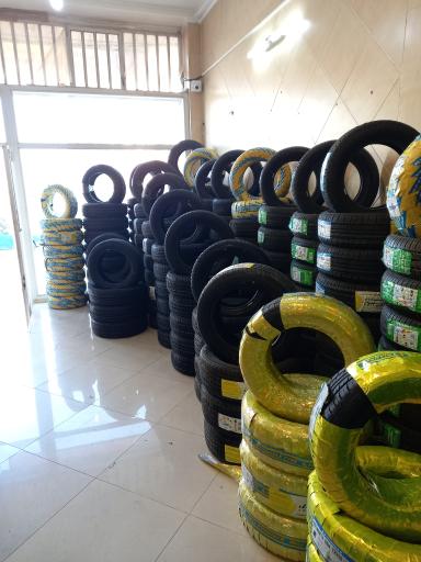 عکس فروشگاه لاستیک متقیان