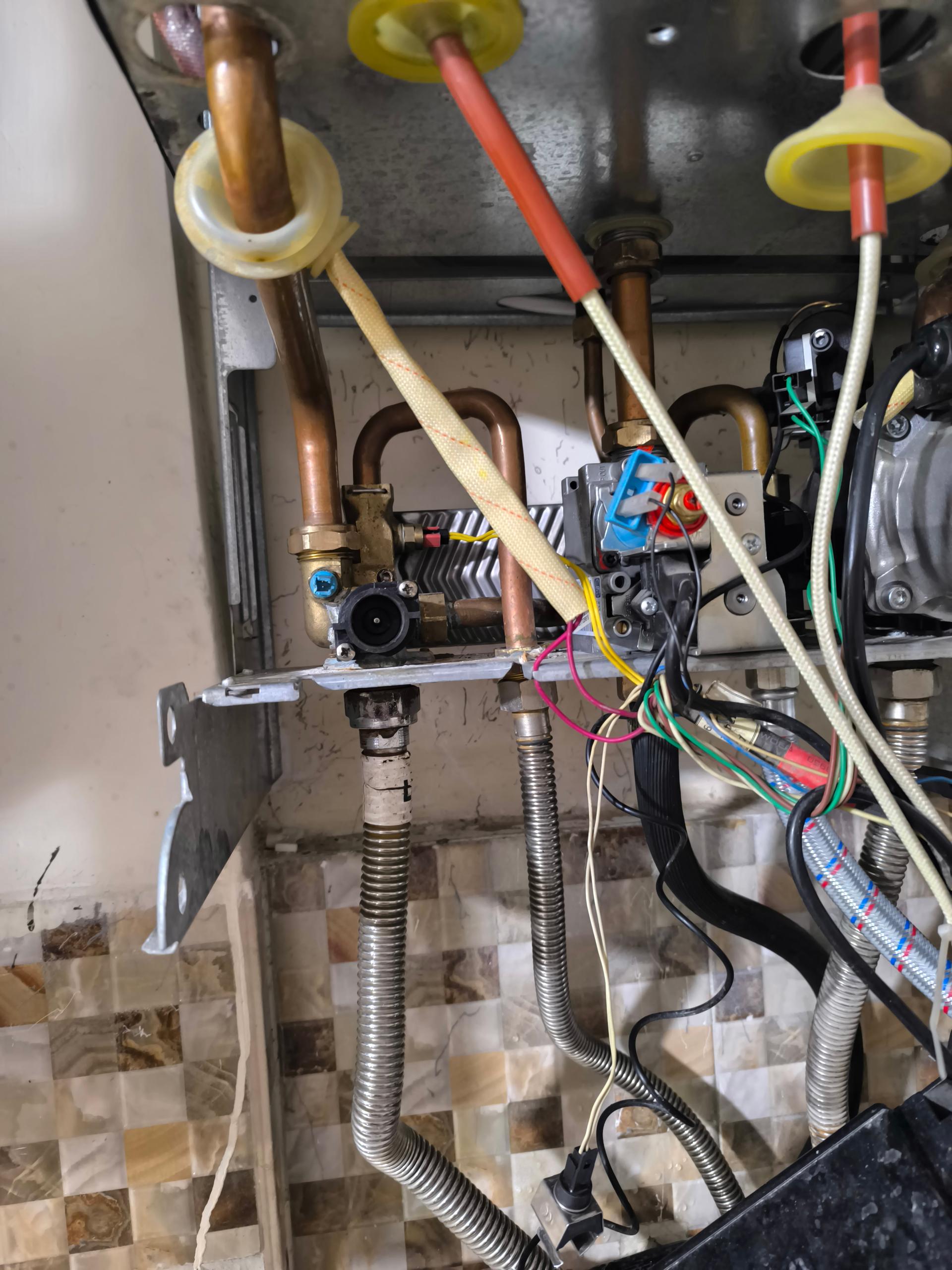 عکس نمایندگی خدمات تعمیر و نصب بوتان و ایران رادیاتور