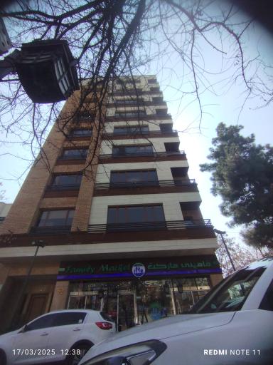 عکس فامیلی مارکت