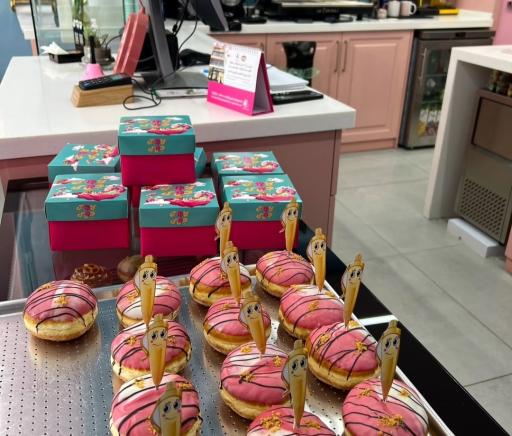 عکس کافه دونات جوی