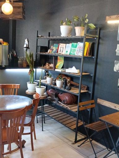 عکس کافه صبحانه سورنا