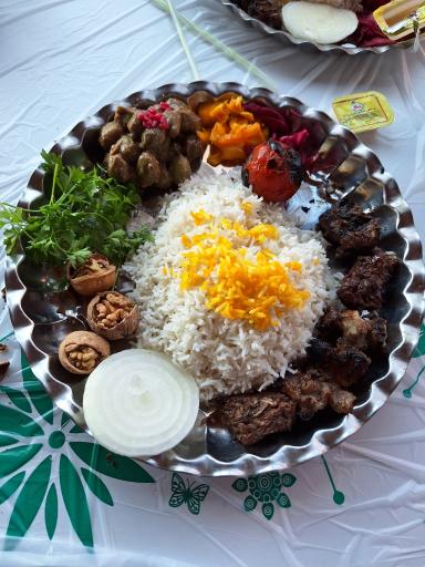 عکس پلوکبابی‌ دایی‌ یونس