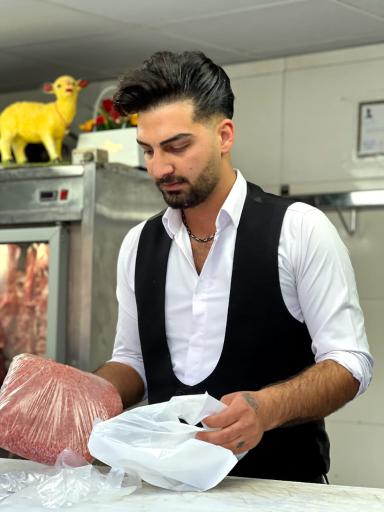 عکس آریا گوشت