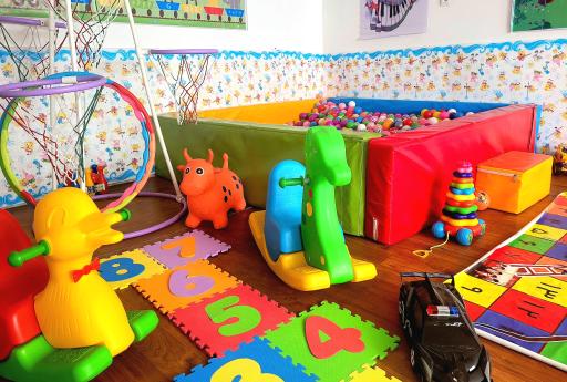 عکس مهد کودک و پیش دبستانی تیاناز