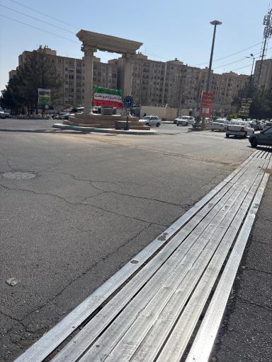 عکس میدان سروستان 