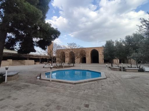 عکس مناره مسجد جامع تاریخی ساوه