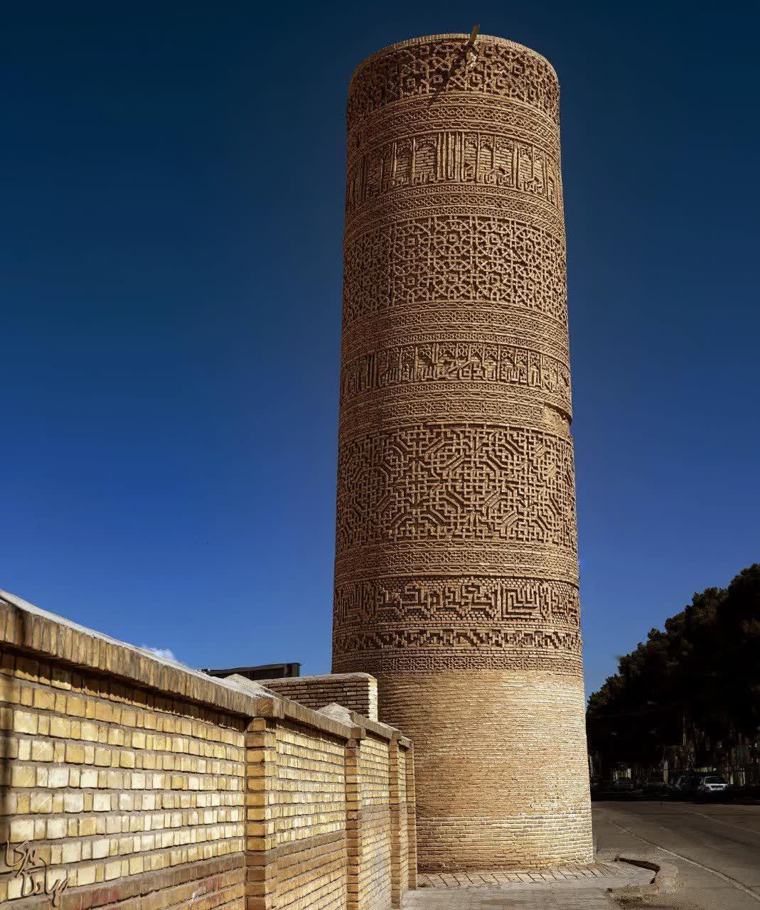 عکس مناره مسجد جامع تاریخی ساوه