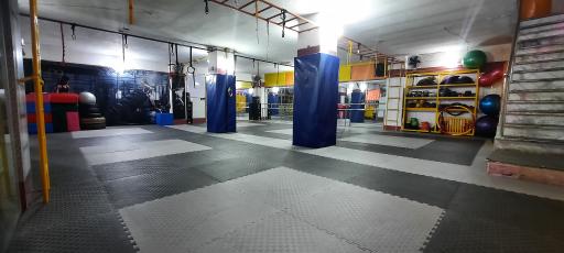 عکس باشگاه ورزشی اهورا