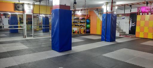 عکس باشگاه ورزشی اهورا