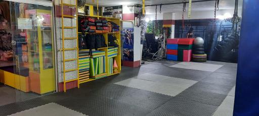 عکس باشگاه ورزشی اهورا