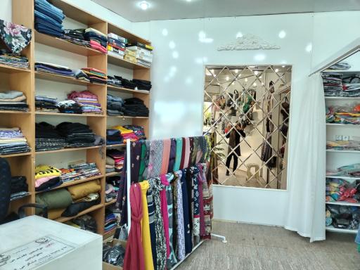 عکس فروشگاه شال و روسری و لباس زیر بهپوش