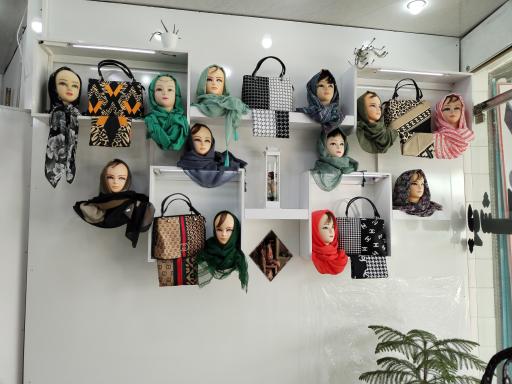 عکس فروشگاه شال و روسری و لباس زیر بهپوش