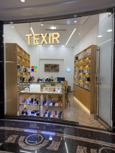 عکس فروشگاه موبایل و کامپیوتر تکسیر