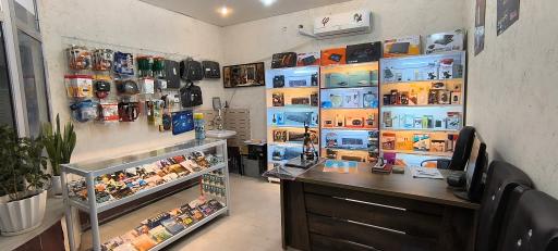 عکس مرکز کامپیوتر و لپتاپ فانوس