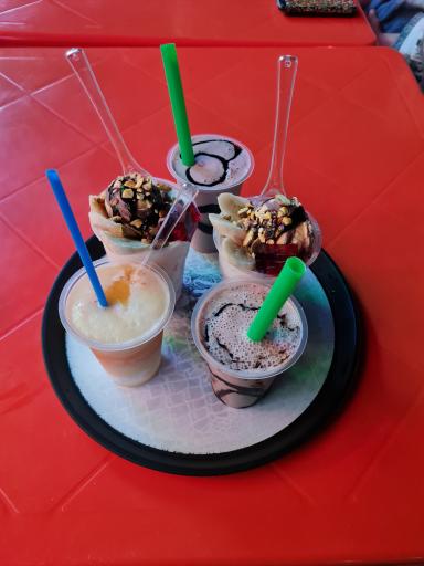 عکس کافه بستنی محبت