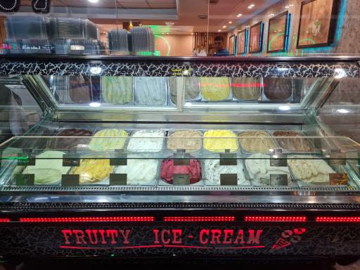 عکس کافه بستنی محبت