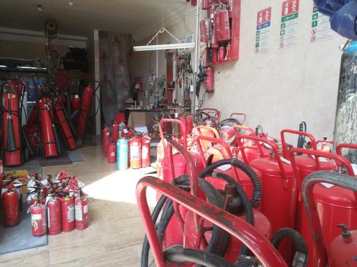 عکس کارگاه شارژ کپسول آتش نشانی ایمن آسیا