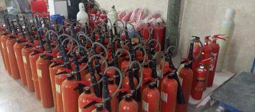 عکس کارگاه شارژ کپسول آتش نشانی ایمن آسیا