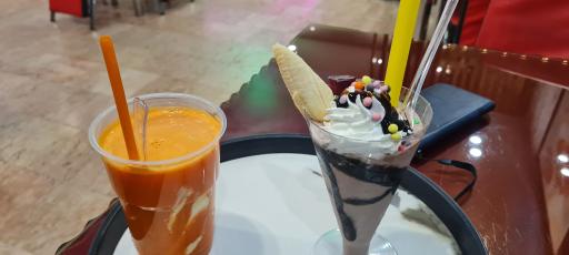 عکس کافه بستنی محبت