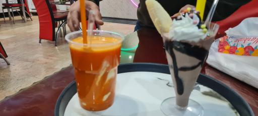 عکس کافه بستنی محبت