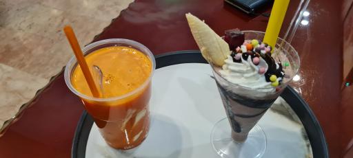 عکس کافه بستنی محبت
