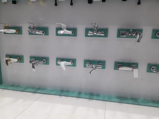 عکس کلینیک ساختمانی و کاشی پردیس