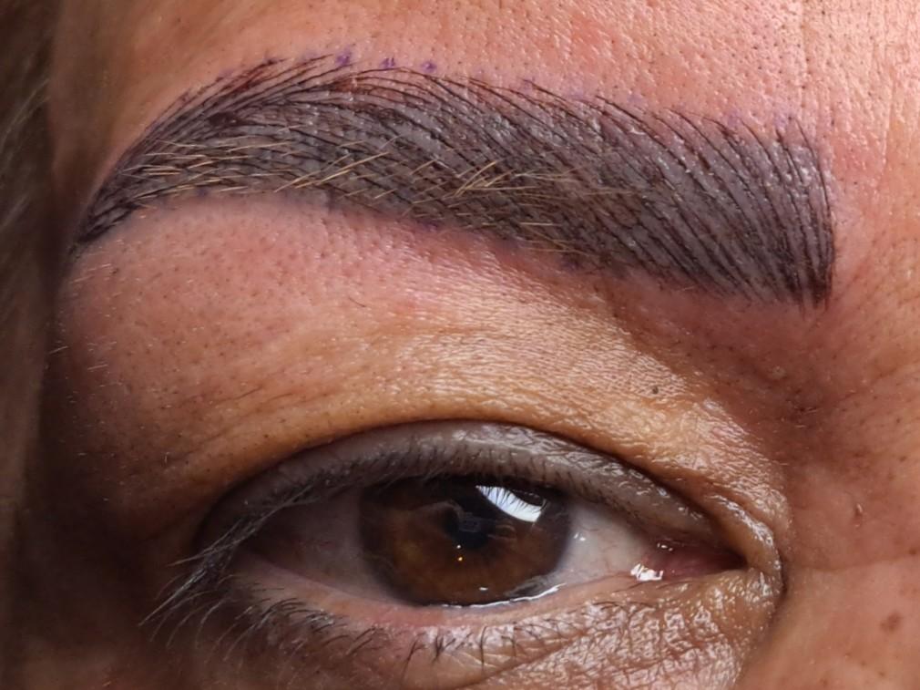 عکس سالن زیبایی نیم رخ ماه