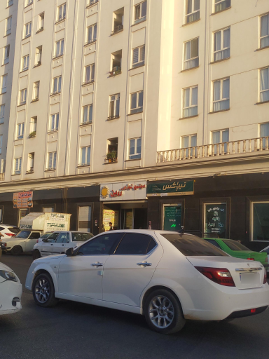 عکس مجتمع تجاری مسکونی زرین