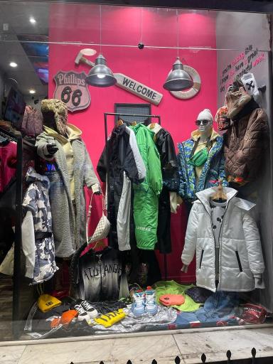 عکس فروشگاه پوشاک لوسیفر