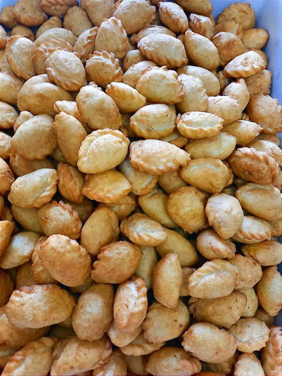 عکس شیرینی خانگی ماه گُل