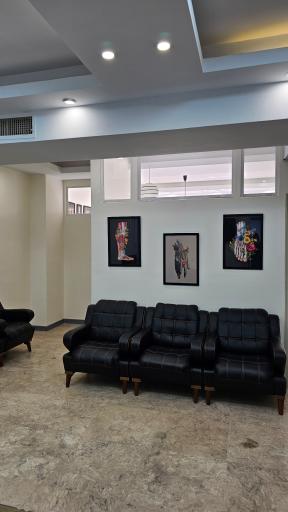 عکس دکتر امیر برزنونی