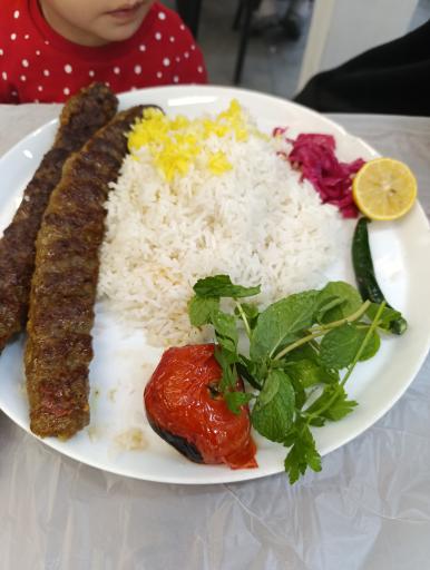 عکس رستوران و بیرون بر گلستان ۳