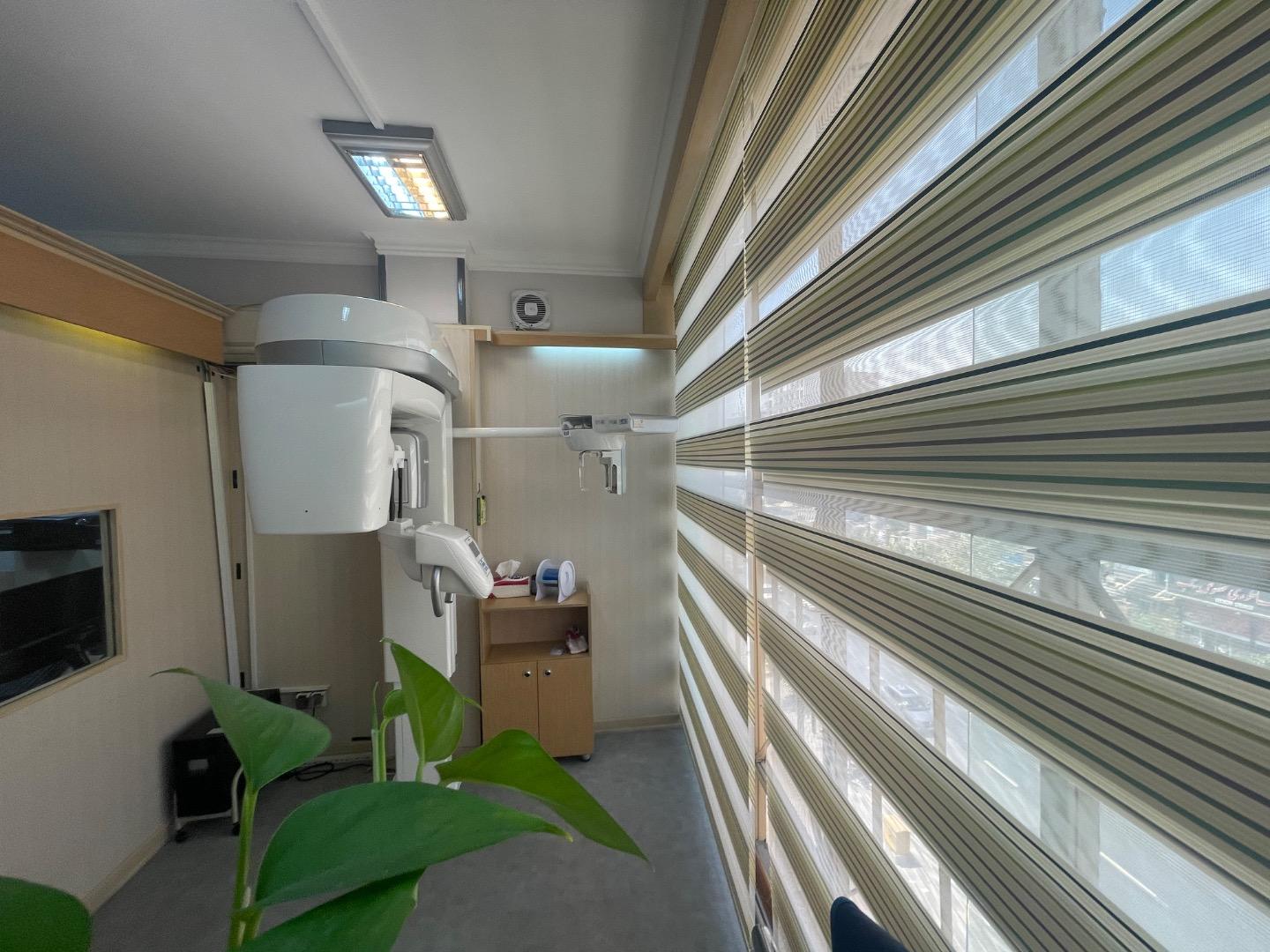 عکس رادیولوژی فک و صورت درخشان دکتر هادی حمیدی