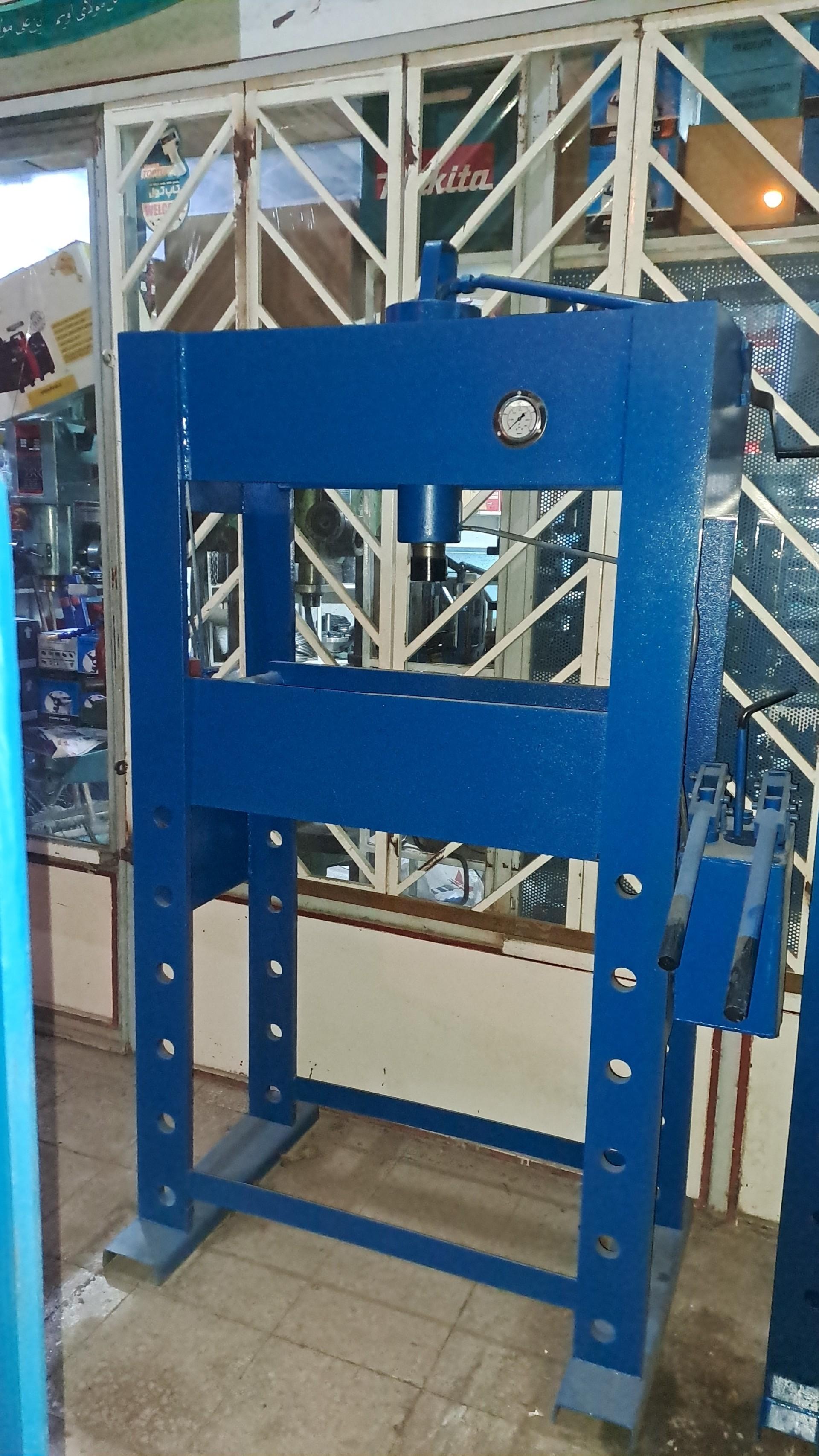 عکس پرس جاوید