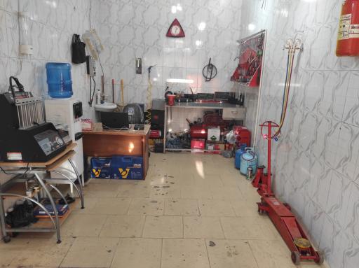عکس برق خودرو و باطری سازی مرکزی
