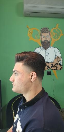 عکس آرایشگاه مردانه کلاسیک