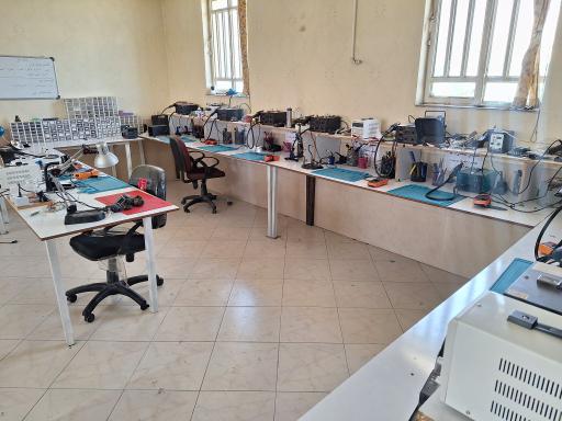 عکس آموزشگاه تعمیرات برد نورا اشرفی