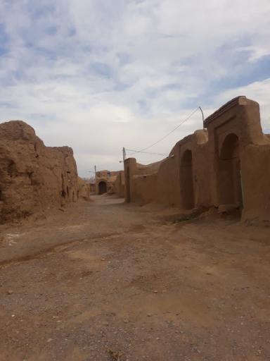 عکس قلعه قدیمی روستا