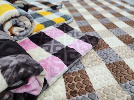 عکس فروشگاه روفرشی پلآس قم