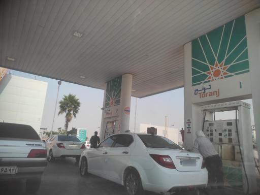 عکس جایگاه سوخت بنزین ترنج