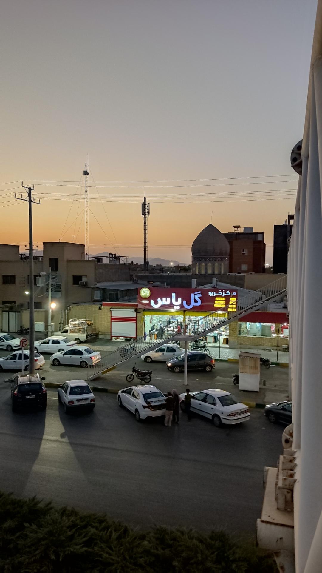 عکس مرکز خرید گل یاس