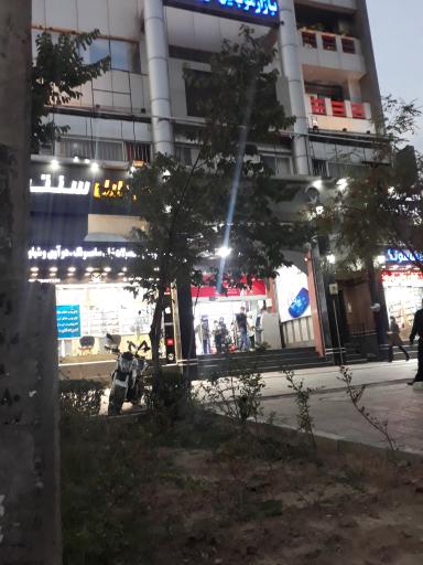 عکس بازار موبایل شرق