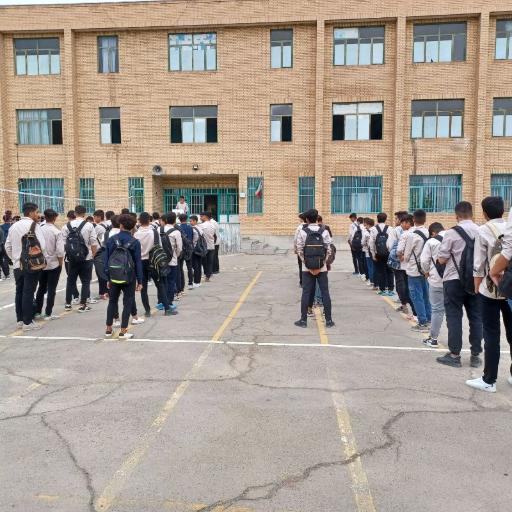 عکس دبیرستان پسرانه آیت الله طالقانی 